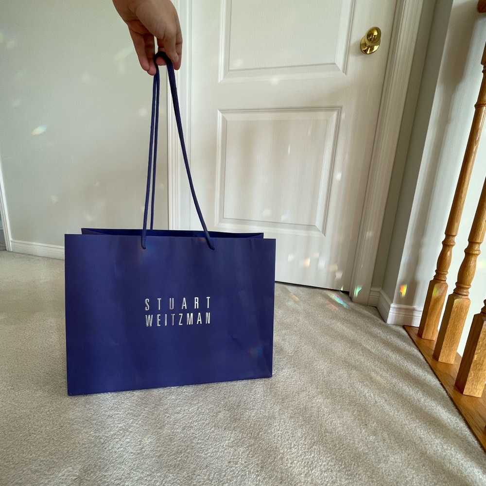 Stuart Weitzman shopper